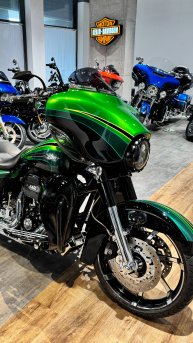 2010 CVO Street Glide Special (Kryptonite and Black Diamond)