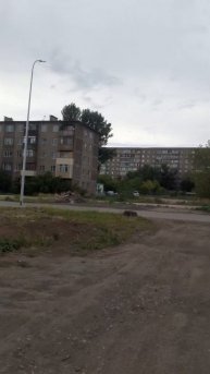 На 18 мкр на конце ул. Коммунистическая поставили метал
