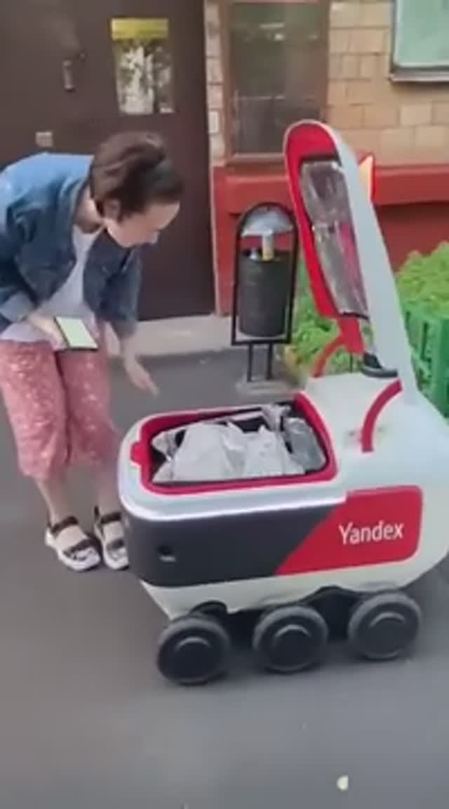 Ути какой хороший ,привёз нам еду