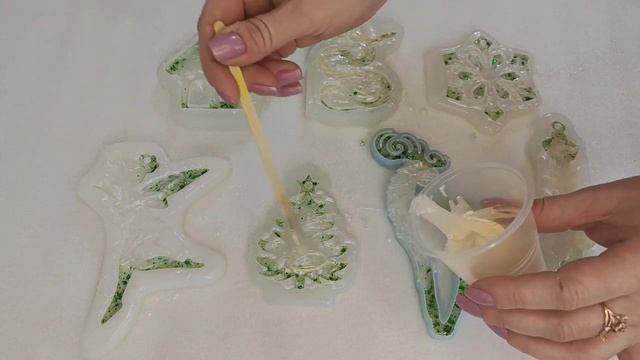 Новогодние игрушки из эпоксидной смолы