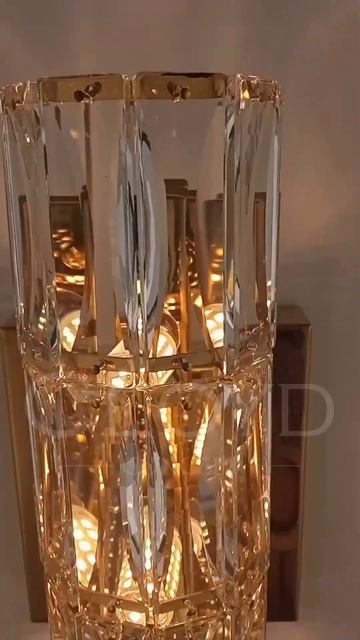 Эстетичное хрустальное бра с золотом основанием Epicure C