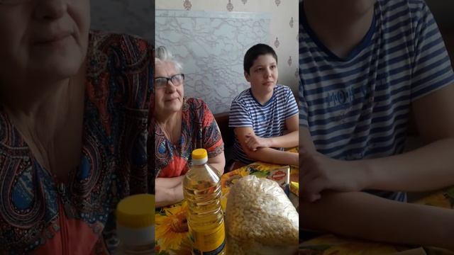 Учитель Калки.  Помощь семьям продуктовыми наборами. Б