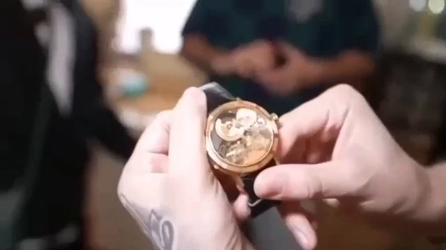 Для чего звёзды шоу бизнеса устраивают провокационные показы подобного рода?