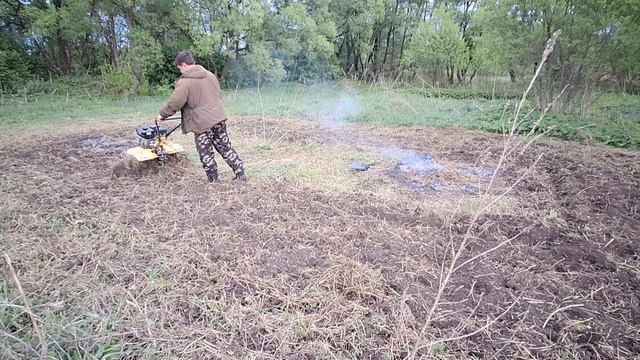 распахал новый огород