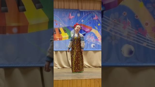 Варнавских София "У моей России длинные косички", муз. Г. Струве, сл. Н. Соловьёва