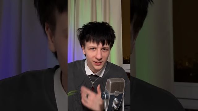 Для чего на крышах домов красные фонари? Почему в ново?