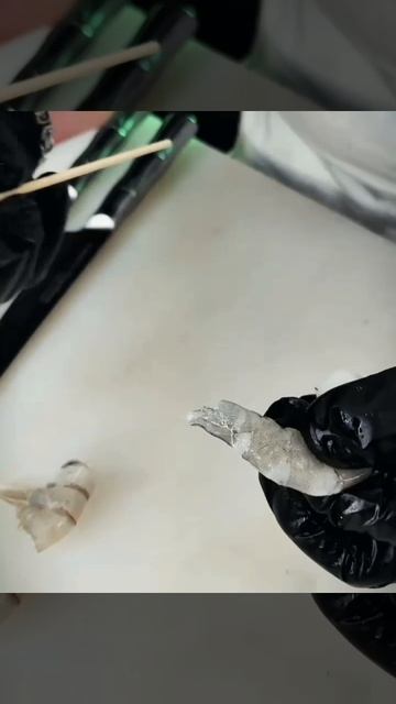 Простой способ почистить креветки