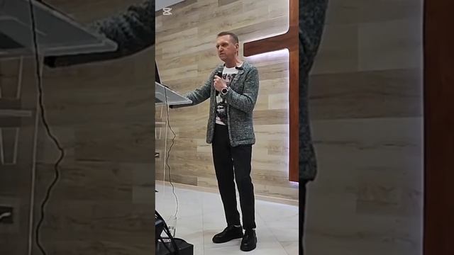 Кто нас научил, что если Бог нас любит, то мы никогда не пойдем через огонь?!