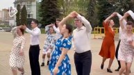«Вальс Победы» станцевали тысячи человек по всей стра