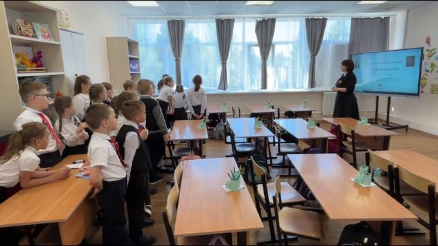 видеоролик с завершенным
фрагментом учебного занятия по изучению нового материала 
Головнева А.А.