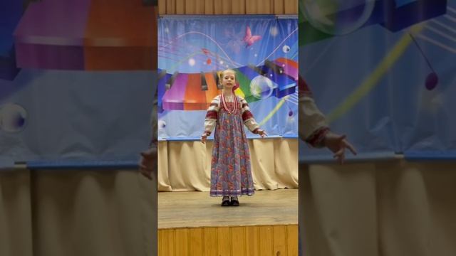 Каракчеева Мираслава "Яблочко" русская народная песня