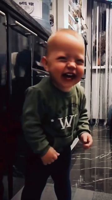 1249271998-97890313-1.mp4