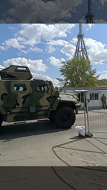 Военная техника на Гребном канале