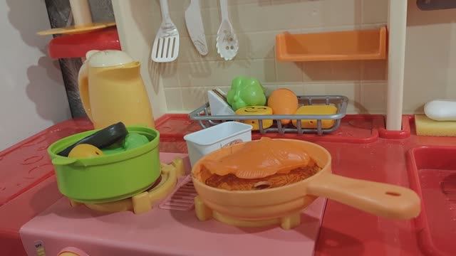 играем в детскую кухню