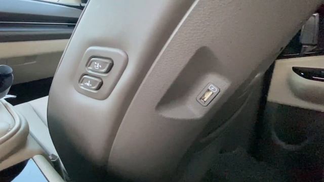 KIA Carnival и HONDA Stepwagon.