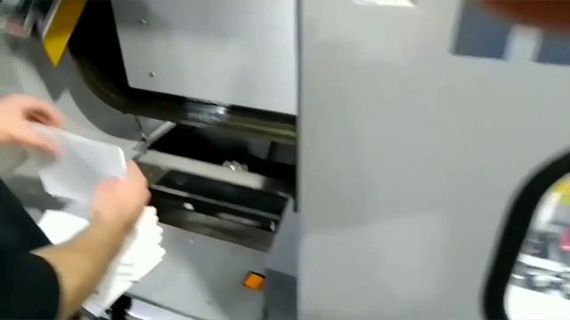 Термоклеевая машина HORIZON BQ-440 установлена в типографии ABROR PRINT