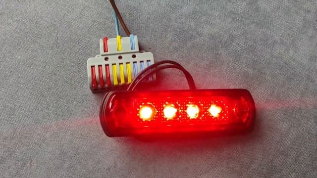 Габаритный фонарь передний LED 12/24V красный с резиновой