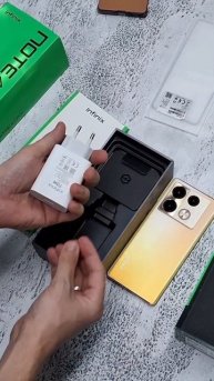 Infinix NOTE 40 Pro — распаковка с беспроводной зарядкой
