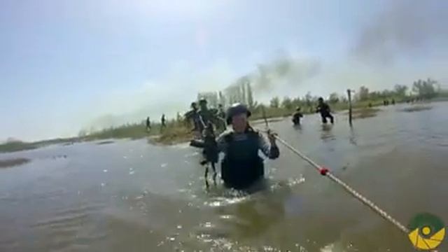і бути жінкою