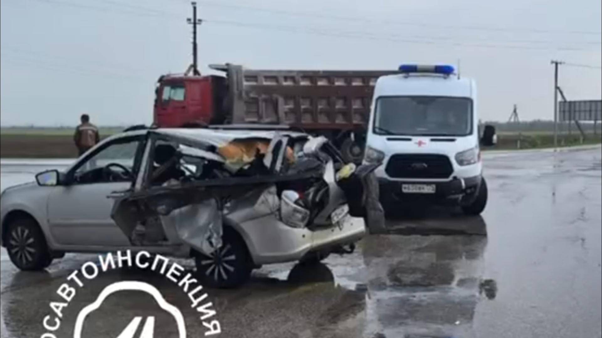 Под Челябинском легковушка с пятью детьми угодила под грузовик