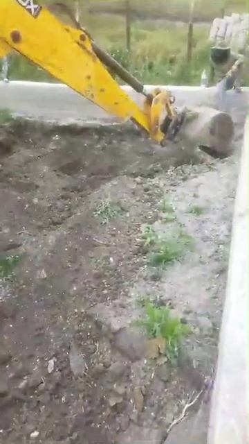 Элемент защиты грунта от попадания атмосферных осадк?