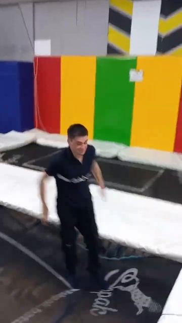Впервые на батуте#сила #спорт #чётко #батут