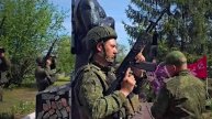 Российские военные восстановили монумент героям ВОВ в селе Булавиновка в ЛНР