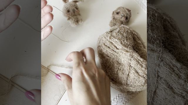 Как вязать из пушистой пряжи игрушки крючком