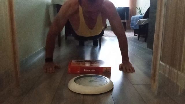 Народные игры ГТО 2025 год. Иду на рекорд. Отжимания. 45 лет 58 раз. Краснодар. 11 мая 2025 год.