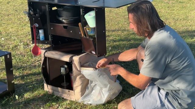Крепление для пакета с мусором на мобильной кухне "Чакбокс". Инструкция по эксплуатации.