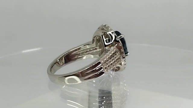 Серебряное кольцо с натуральными белыми и London Blue Топа?