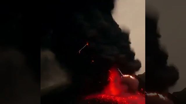 вулканическая молния
