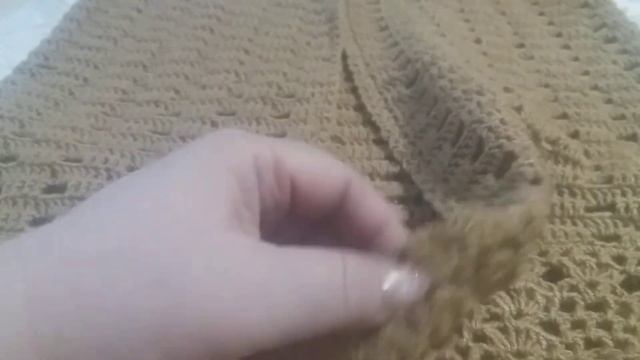 Вязаный жилет крючком.