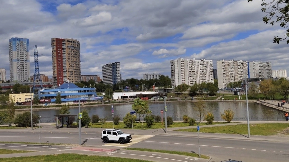 Большой Чертановский пруд и окрестности