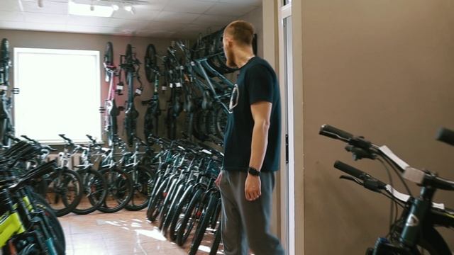 Ты что под ноги не смотришь? Магазин велосипедов VeloMarket