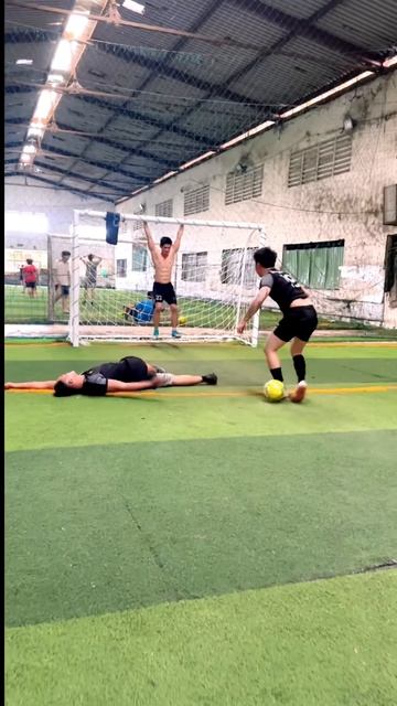 Cách đi bóng dính chân như Messi!  #actionc #short #football #footballshorts