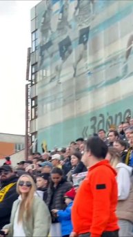На 80-й минуте матча «Волги» на стадионе «Труд» болельщики спели легендарную «Катюшу»