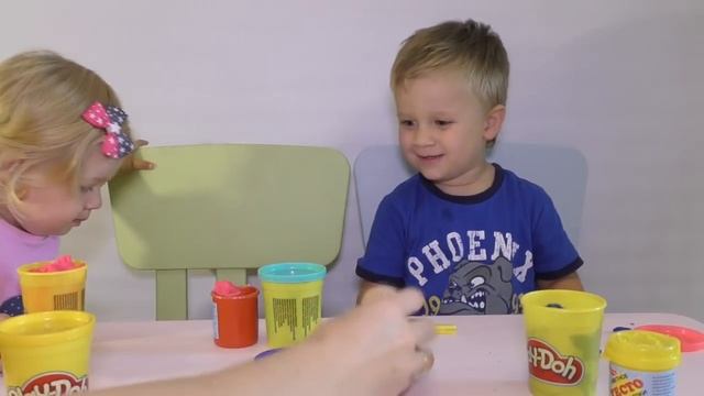 Рома и Диана ★ ПАРИКМАХЕРСКАЯ и Пластилин Плей До. Распаковка набора. Play-Doh Incredible hairstyles