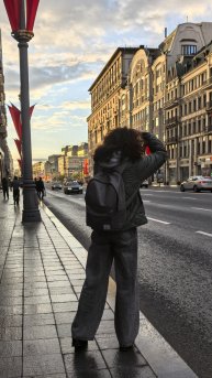 Процесс фотосессии - по ту сторону кадра. Идеи для фото май 2025