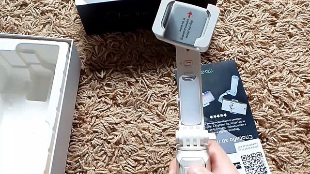 "Первый взгляд на новый стабилизатор: как сделать свои видео идеальными! 🎥✨"