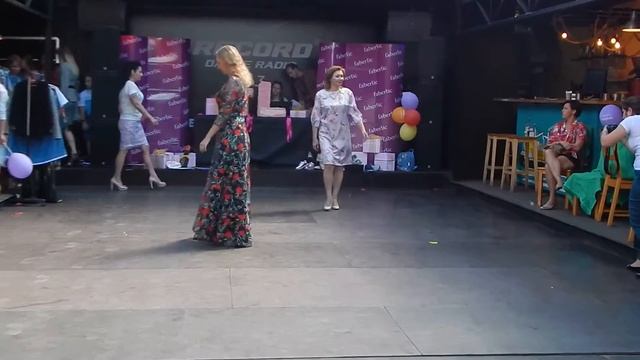 Показ одежды Фаберлик от Юдашкина