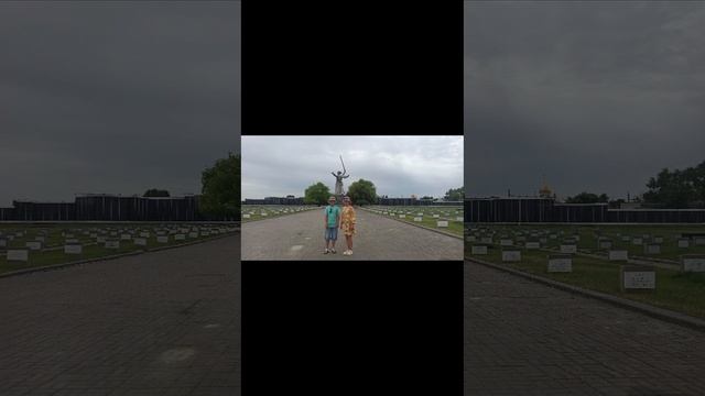 Вот так прошел год у моих детей (видео дочки)... У меня также плюс много любимой работы)