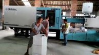 Литье больших ящиков на литьевом станке Threeplast с усилием 530 тонн