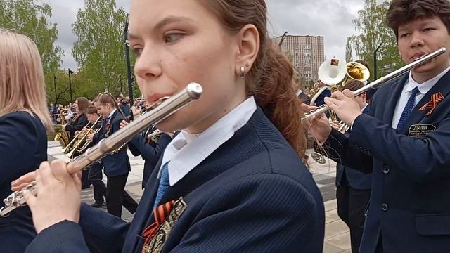 ПАРАД-ДЕФИЛЕ ОРКЕСТРА ДУХОВЫХ И УДАРНЫХ ИНСТРУМЕНТОВ НА ПЛОЩАДИ ПОБЕДЫ