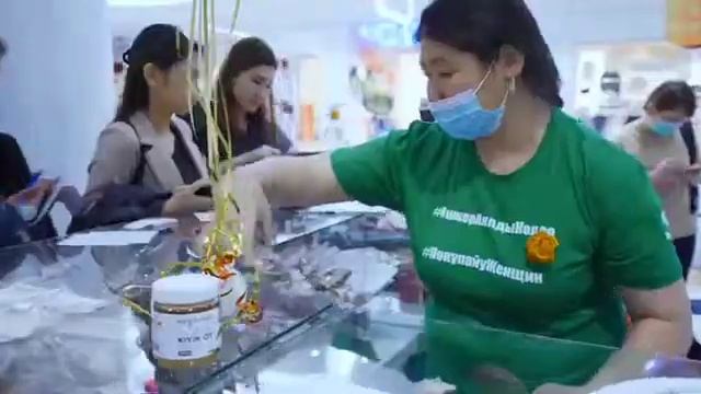 Глава структуры "ООН-женщины" г-жа Ульзисурейн Жамсран