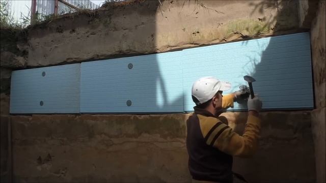 Армирование стен погреба и опалубка для заливки бетона. Погреб своими руками.
