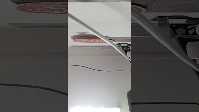 од