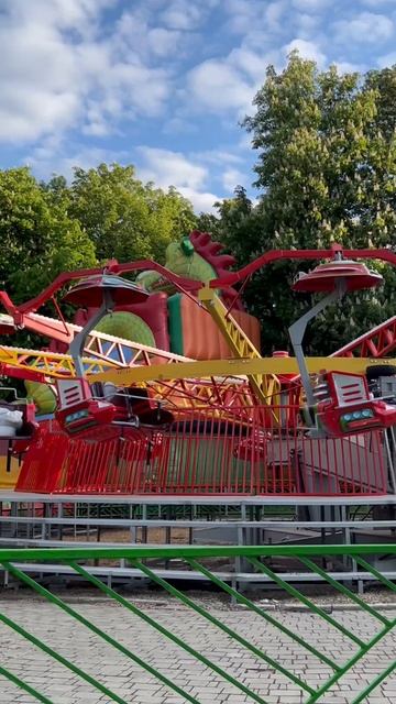 🎡 В парке Щербакова готовят к открытию новый аттракцион — скоро будет ещё больше весёлых прогулок и