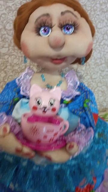 Баба на чайник.