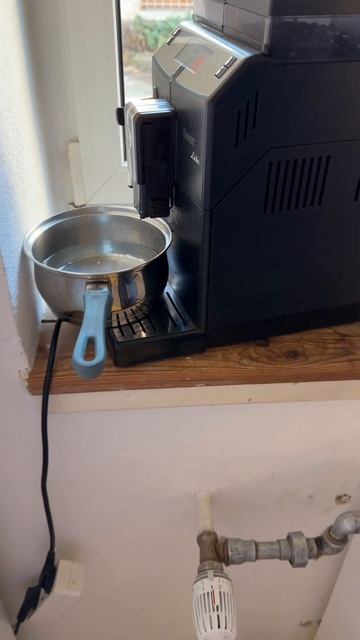 А вы часто чистите кофе машину? Тут всё о жизни в Герма?